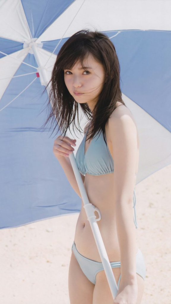 乃木坂46のエース ビキニ姿に初挑戦 18歳の齋藤飛鳥 初写真集が異例のロングヒット 36度目の重版25万部突破 二の三サイト